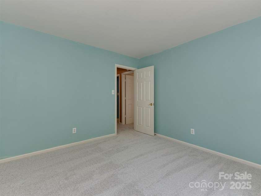 2825 Redfield Drive, Charlotte, NC 28270.  MLS# CAR4253533, YatesRealty ID 26913. 