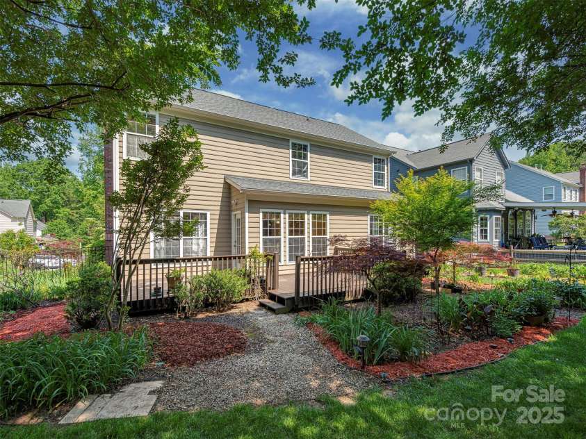 2825 Redfield Drive, Charlotte, NC 28270.  MLS# CAR4253533, YatesRealty ID 26913. 