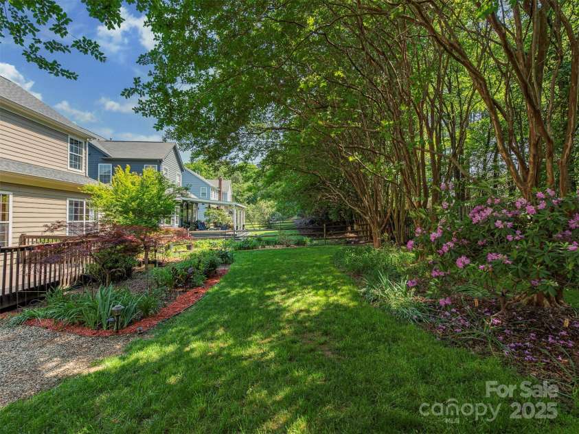 2825 Redfield Drive, Charlotte, NC 28270.  MLS# CAR4253533, YatesRealty ID 26913. 