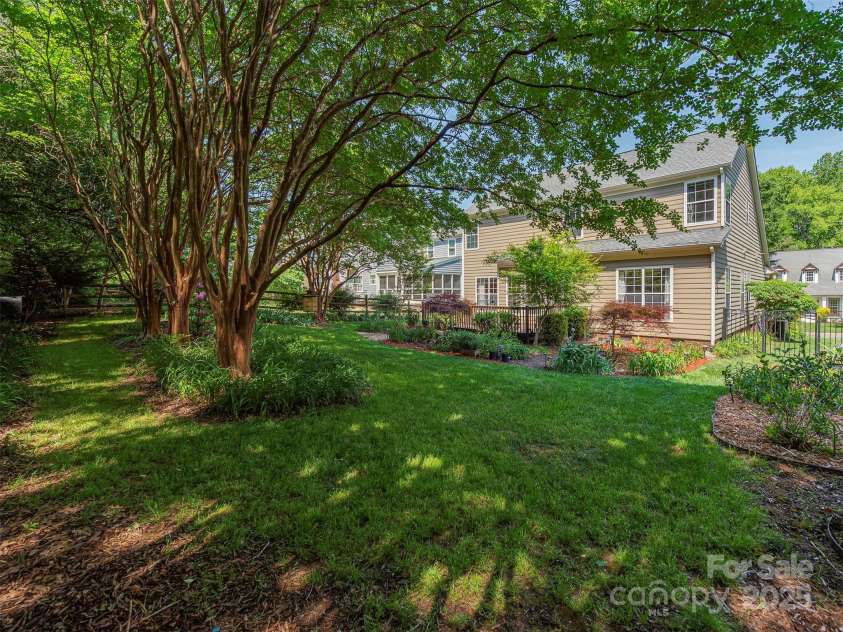 2825 Redfield Drive, Charlotte, NC 28270.  MLS# CAR4253533, YatesRealty ID 26913. 
