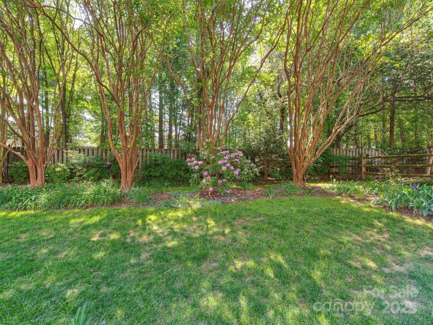 2825 Redfield Drive, Charlotte, NC 28270.  MLS# CAR4253533, YatesRealty ID 26913. 