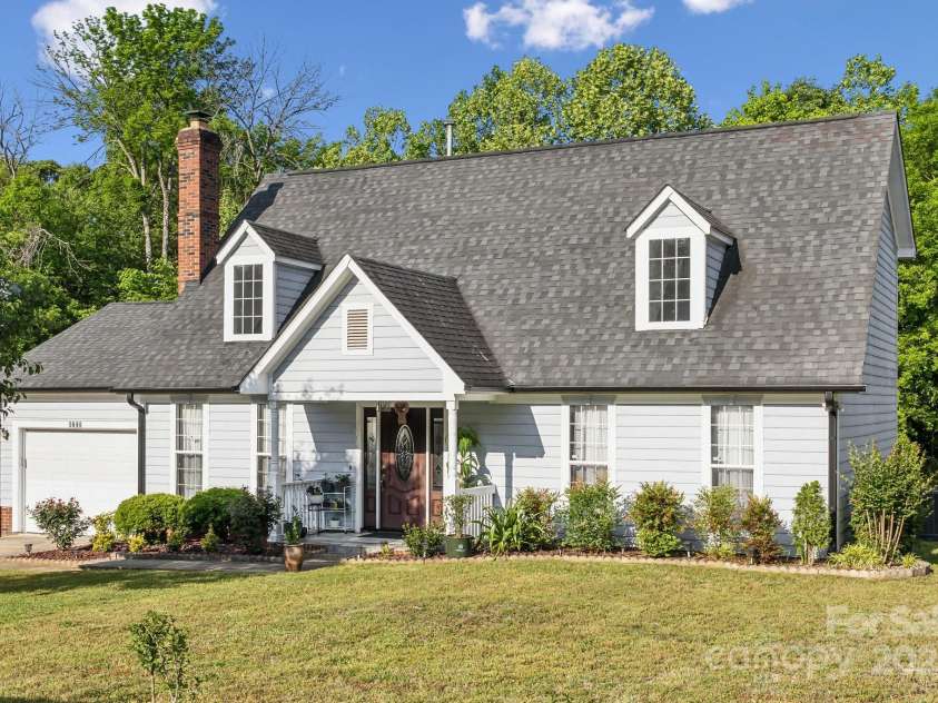 3223 Rheinwood Court, Matthews, NC 28105.  MLS# CAR4253678, YatesRealty ID 26914. 