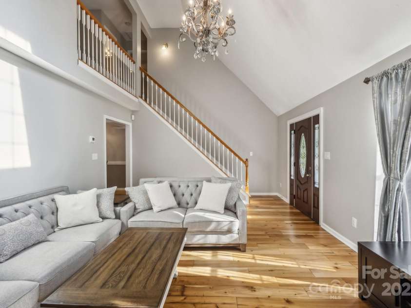 3223 Rheinwood Court, Matthews, NC 28105.  MLS# CAR4253678, YatesRealty ID 26914. 