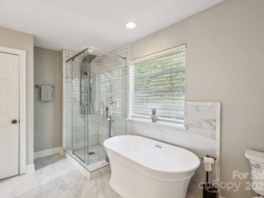 3223 Rheinwood Court, Matthews, NC 28105.  MLS# CAR4253678, YatesRealty ID 26914. 