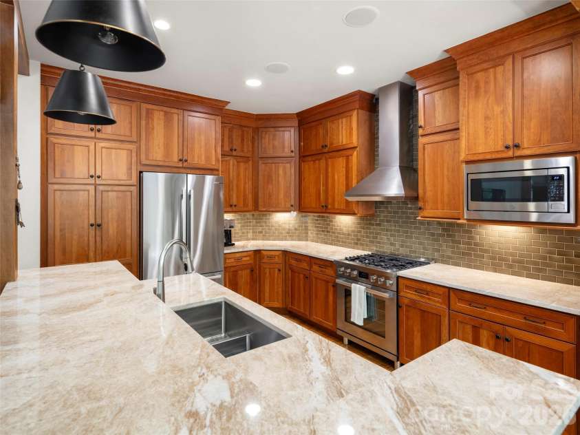 41 Hidden Hills Way, Arden, NC 28704.  MLS# CAR4382429, YatesRealty ID 26914. 