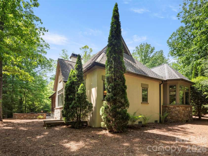 41 Hidden Hills Way, Arden, NC 28704.  MLS# CAR4382429, YatesRealty ID 26914. 