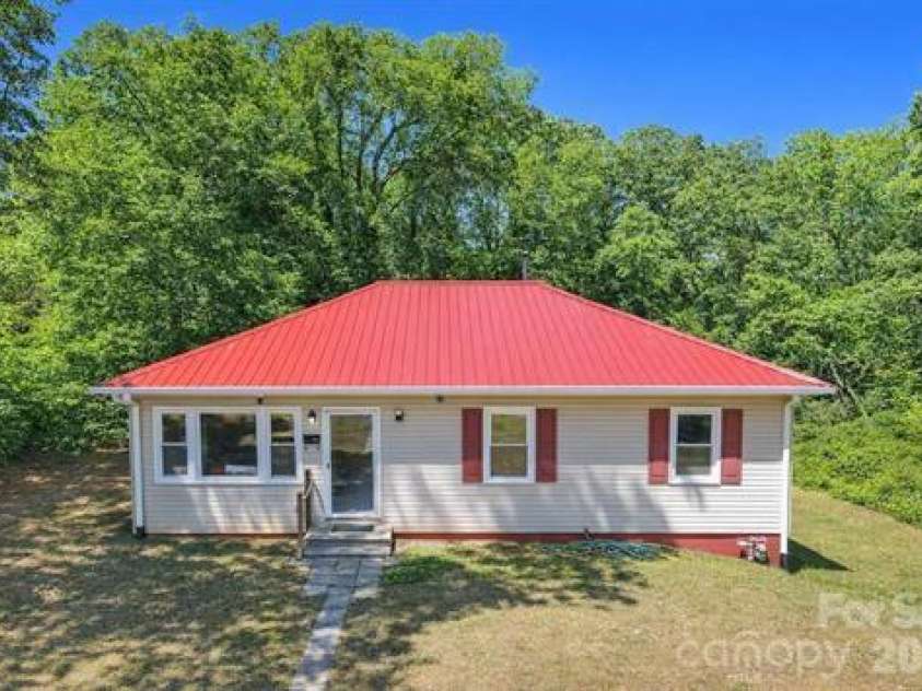 123 Cypress Drive, Gaffney, SC 29340.  MLS# CAR4388156, YatesRealty ID 26915. 