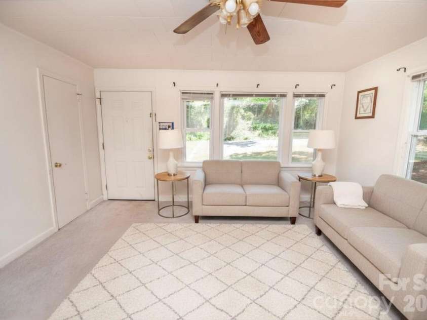 123 Cypress Drive, Gaffney, SC 29340.  MLS# CAR4388156, YatesRealty ID 26915. 