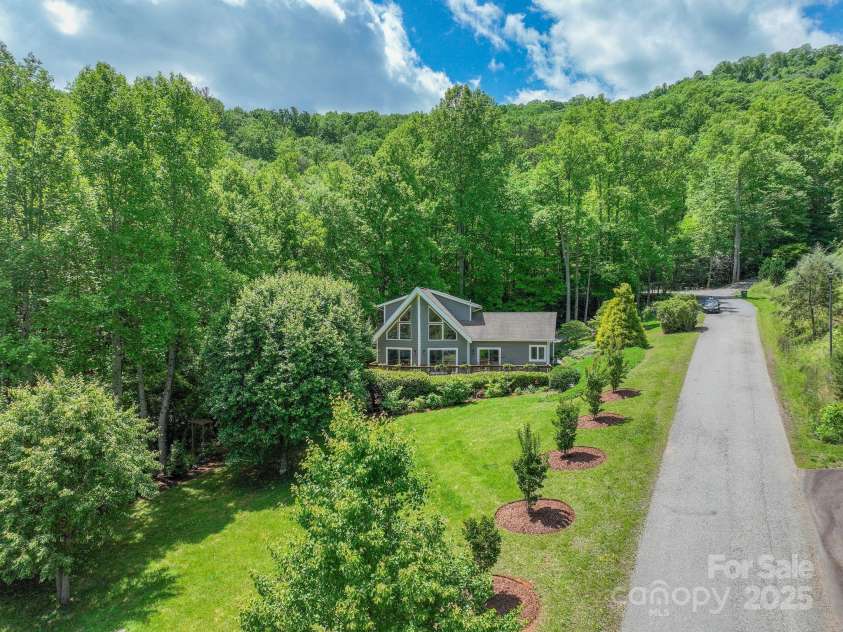 21 Kylie Grace Lane, Candler, NC 28715.  MLS# CAR4264412, YatesRealty ID 26915. 