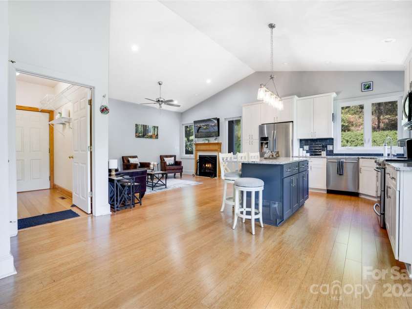 21 Kylie Grace Lane, Candler, NC 28715.  MLS# CAR4264412, YatesRealty ID 26915. 