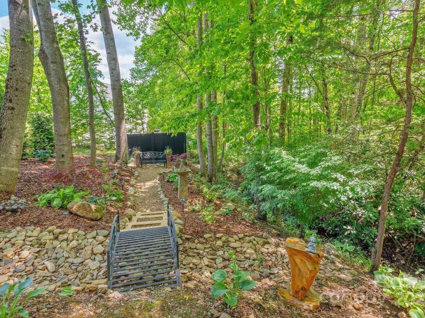21 Kylie Grace Lane, Candler, NC 28715.  MLS# CAR4264412, YatesRealty ID 26915. 