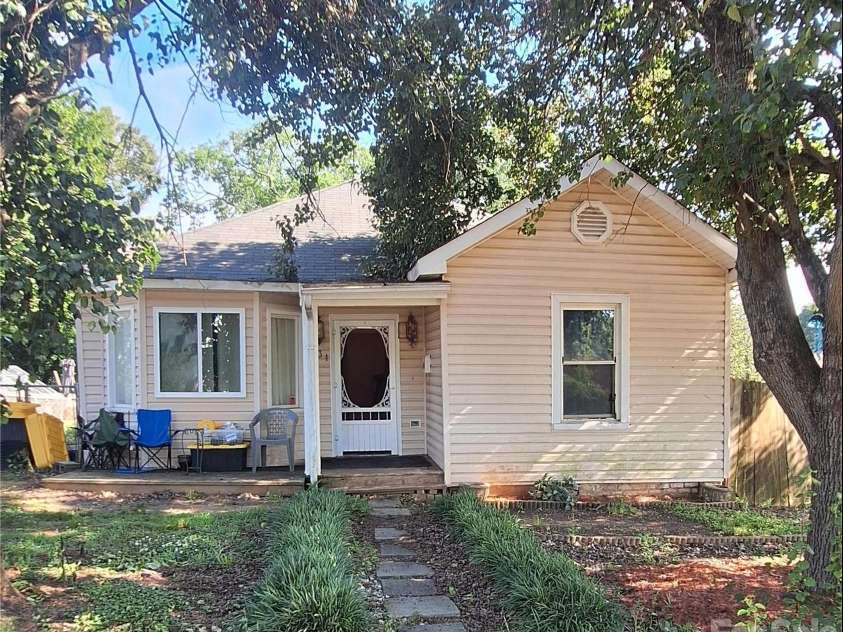 731 Third Avenue, Gastonia, NC 28054.  MLS# CAR4387838, YatesRealty ID 26916. Front