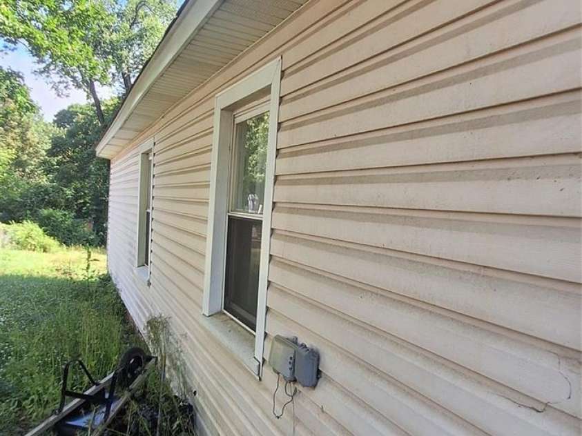 731 Third Avenue, Gastonia, NC 28054.  MLS# CAR4387838, YatesRealty ID 26916. Left side