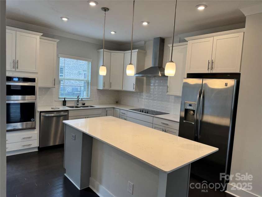 12115 Brooklyn Avenue, Charlotte, NC 28204.  MLS# CAR4273348, YatesRealty ID 26918. 