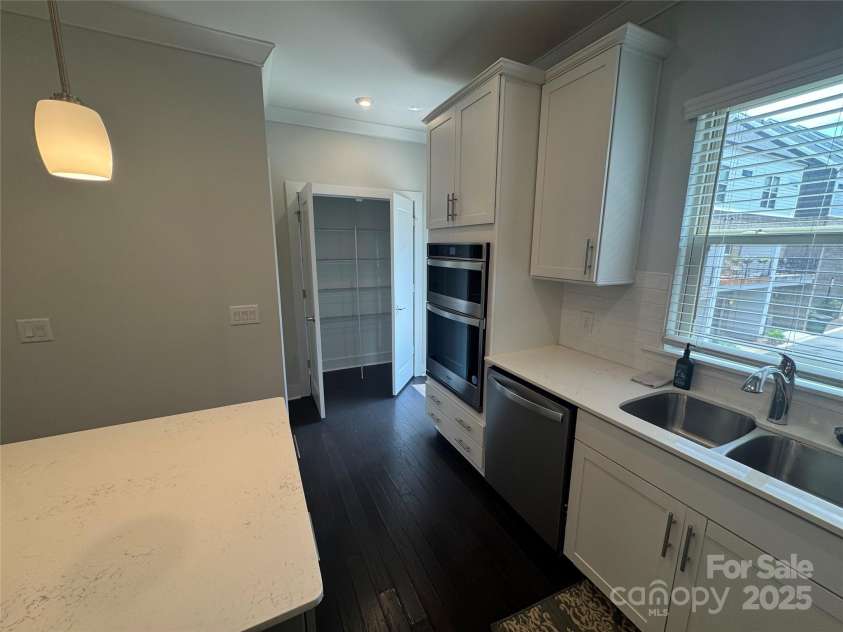 12115 Brooklyn Avenue, Charlotte, NC 28204.  MLS# CAR4273348, YatesRealty ID 26918. 