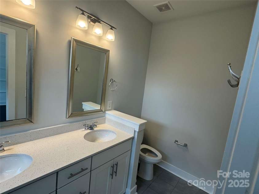 12115 Brooklyn Avenue, Charlotte, NC 28204.  MLS# CAR4273348, YatesRealty ID 26918. 