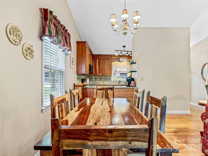 128 View De Lake Drive, Etowah, NC 28729.  MLS# CAR4274148, YatesRealty ID 26919. 