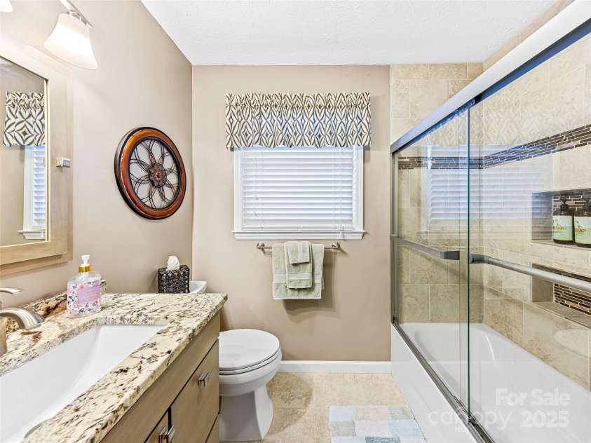 128 View De Lake Drive, Etowah, NC 28729.  MLS# CAR4274148, YatesRealty ID 26919. 
