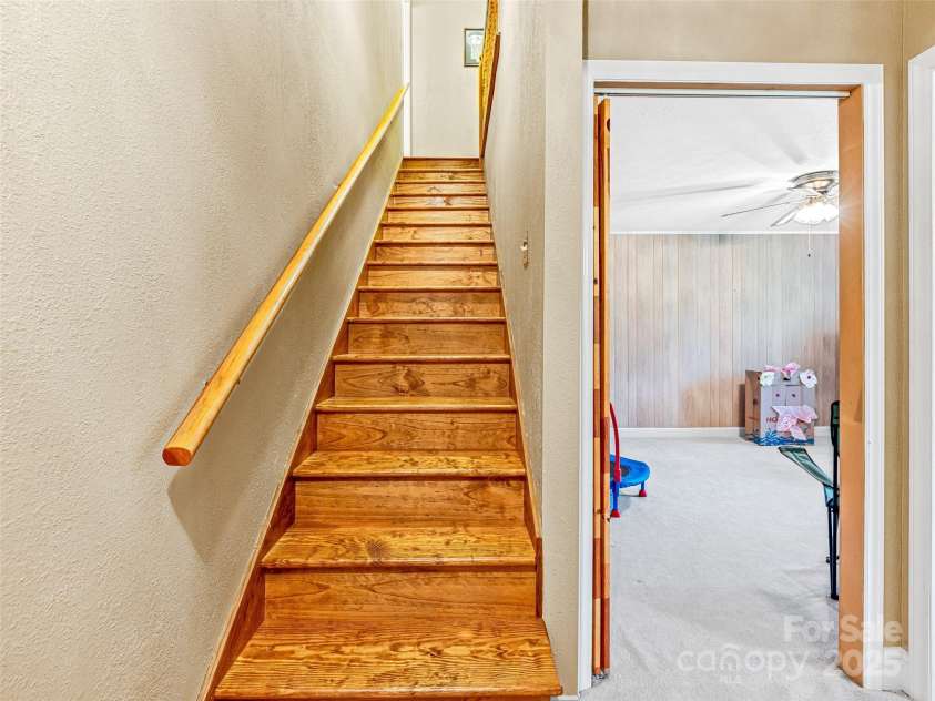 128 View De Lake Drive, Etowah, NC 28729.  MLS# CAR4274148, YatesRealty ID 26919. 