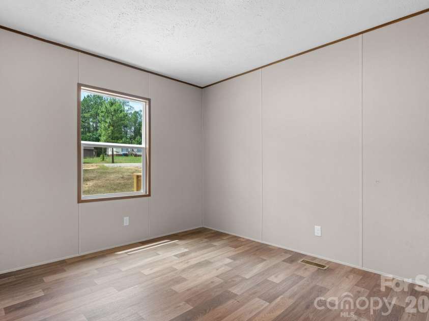 1331 Maiden Wood Circle, Maiden, NC 28650.  MLS# CAR4388075, YatesRealty ID 26919. 