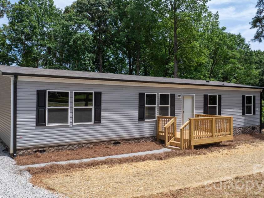 1331 Maiden Wood Circle, Maiden, NC 28650.  MLS# CAR4388075, YatesRealty ID 26919. 
