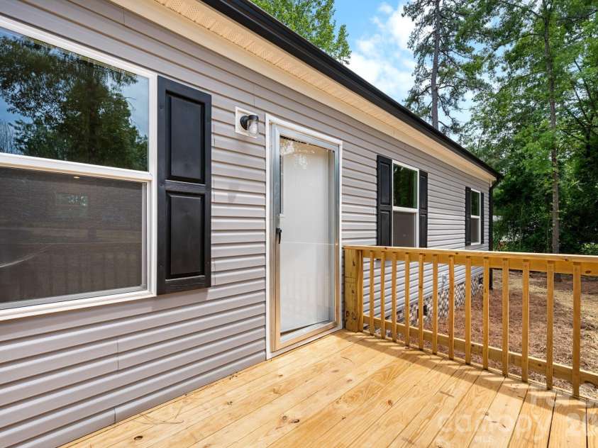 1331 Maiden Wood Circle, Maiden, NC 28650.  MLS# CAR4388075, YatesRealty ID 26919. 