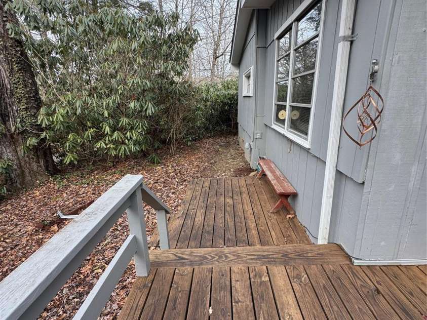 103 Teaberry Lane, Newland, NC 28657.  MLS# CAR4326344, YatesRealty ID 2692. 