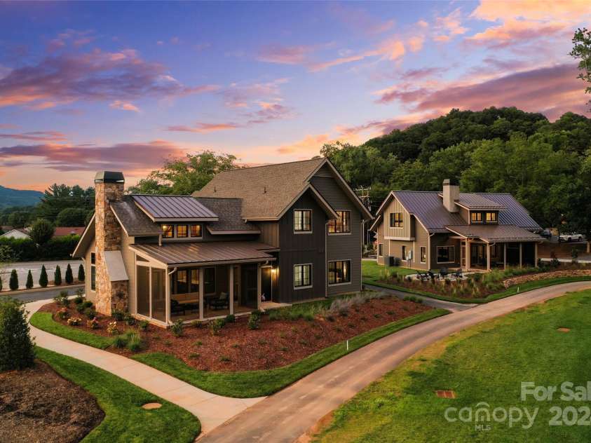 72 Raines Boulevard, Waynesville, NC 28786.  MLS# CAR4138214, YatesRealty ID 2692. 