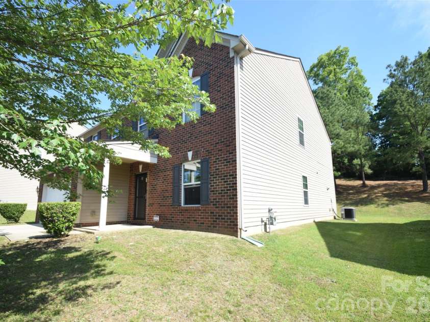 3419 Ashley View Drive, Charlotte, NC 28213.  MLS# CAR4387802, YatesRealty ID 26920. 