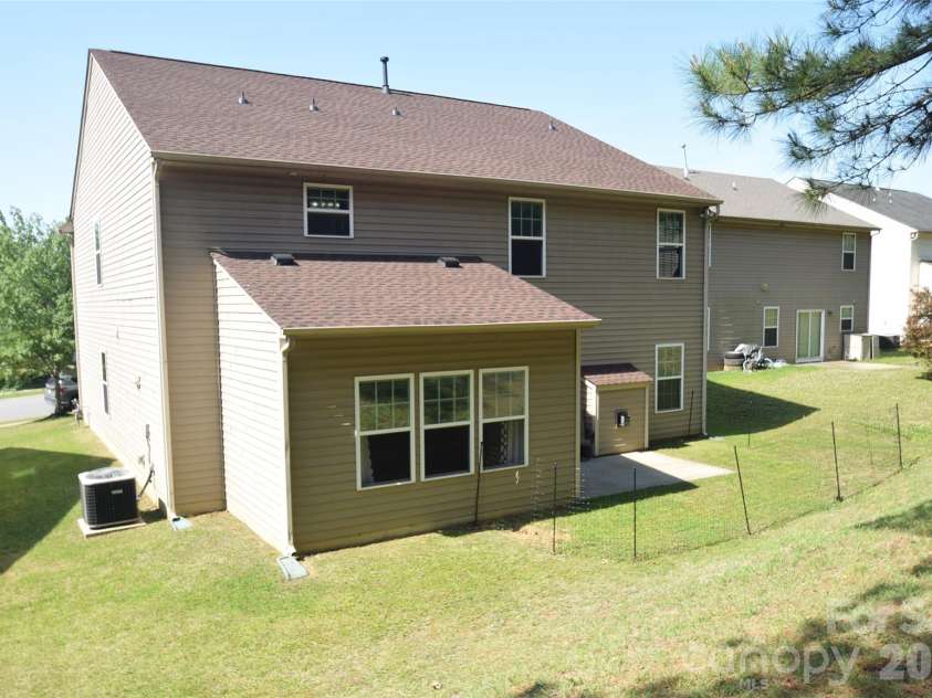 3419 Ashley View Drive, Charlotte, NC 28213.  MLS# CAR4387802, YatesRealty ID 26920. 