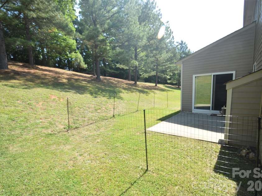 3419 Ashley View Drive, Charlotte, NC 28213.  MLS# CAR4387802, YatesRealty ID 26920. 
