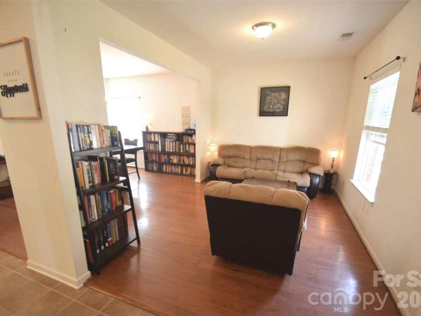 3419 Ashley View Drive, Charlotte, NC 28213.  MLS# CAR4387802, YatesRealty ID 26920. 