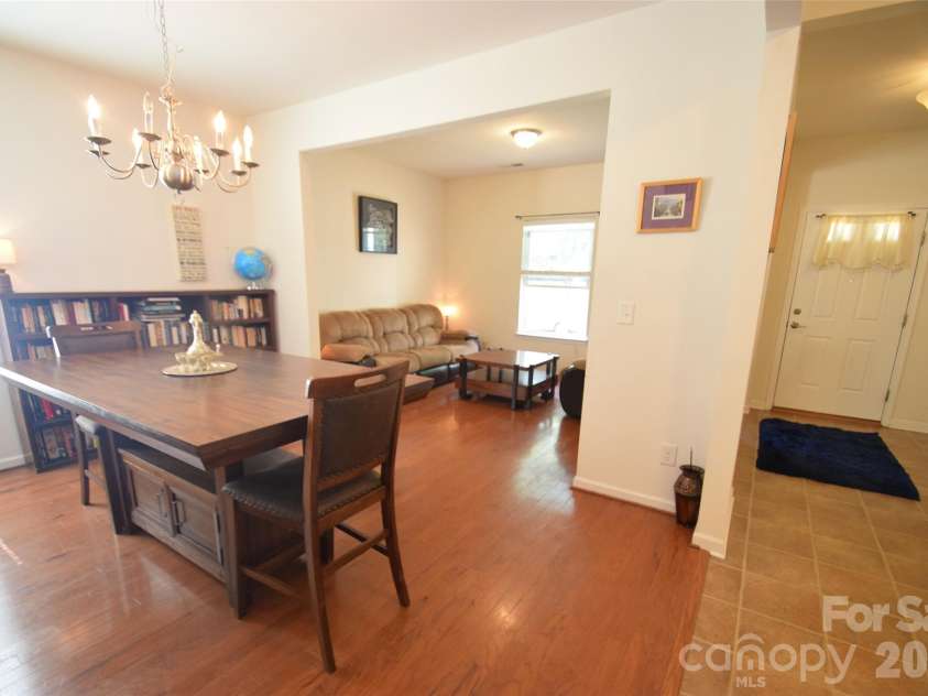 3419 Ashley View Drive, Charlotte, NC 28213.  MLS# CAR4387802, YatesRealty ID 26920. 
