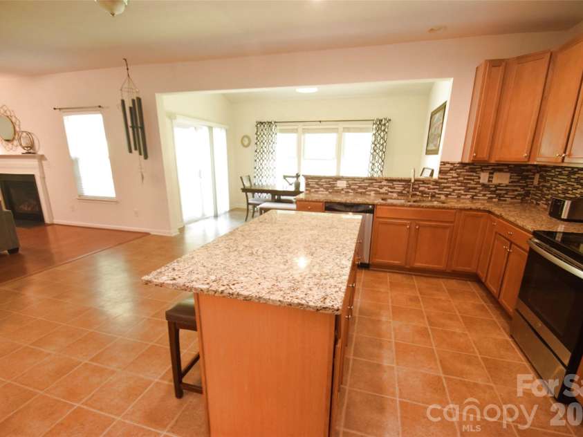 3419 Ashley View Drive, Charlotte, NC 28213.  MLS# CAR4387802, YatesRealty ID 26920. 