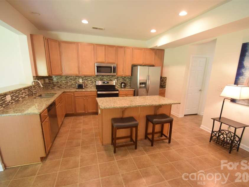 3419 Ashley View Drive, Charlotte, NC 28213.  MLS# CAR4387802, YatesRealty ID 26920. 