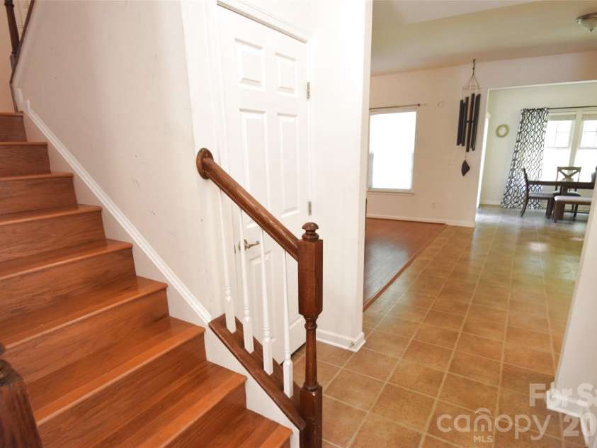 3419 Ashley View Drive, Charlotte, NC 28213.  MLS# CAR4387802, YatesRealty ID 26920. 