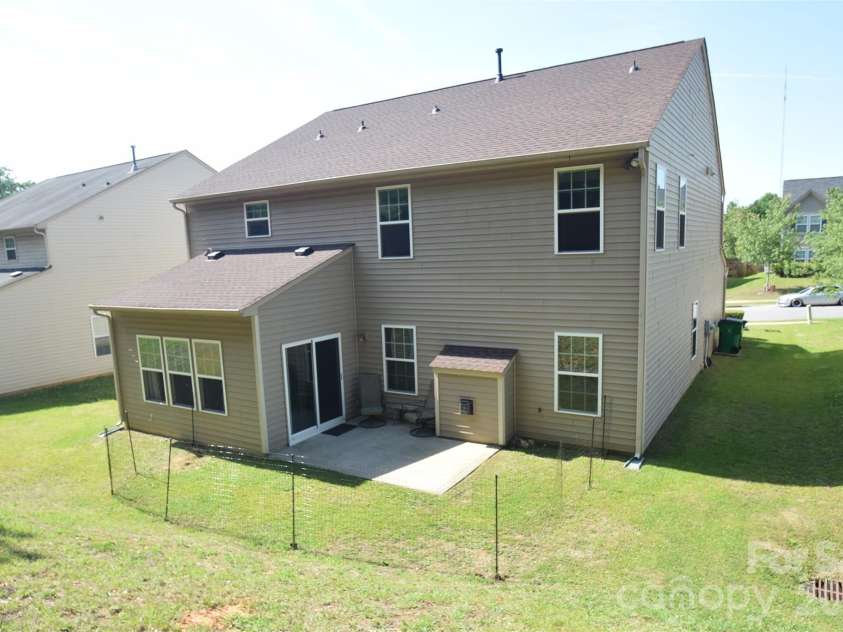 3419 Ashley View Drive, Charlotte, NC 28213.  MLS# CAR4387802, YatesRealty ID 26920. 