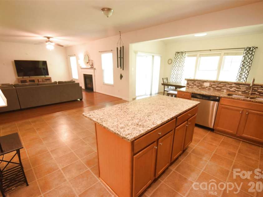 3419 Ashley View Drive, Charlotte, NC 28213.  MLS# CAR4387802, YatesRealty ID 26920. 