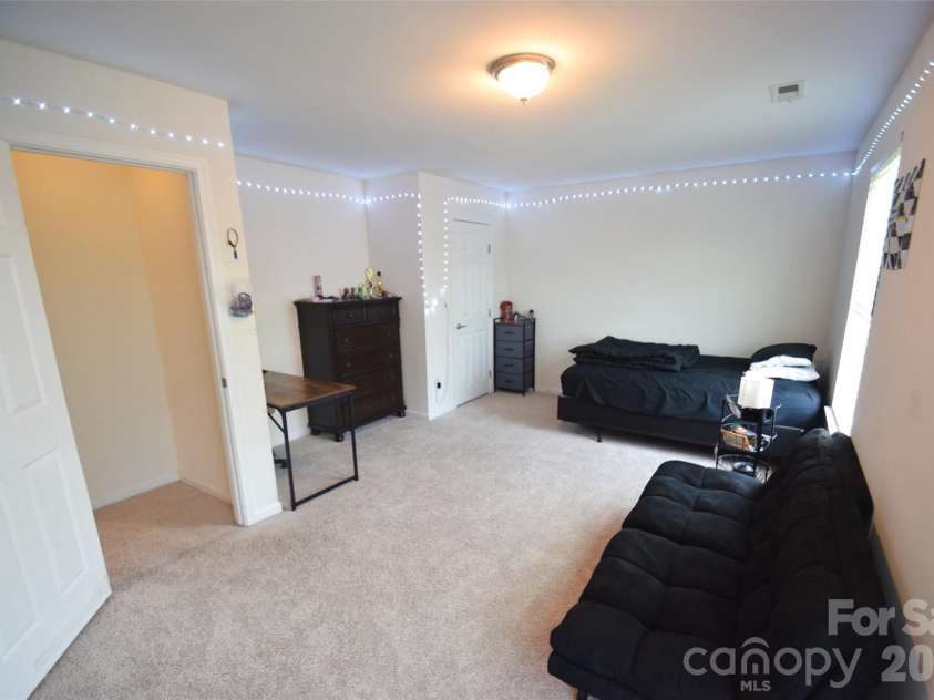 3419 Ashley View Drive, Charlotte, NC 28213.  MLS# CAR4387802, YatesRealty ID 26920. Secondary bedroom #3
