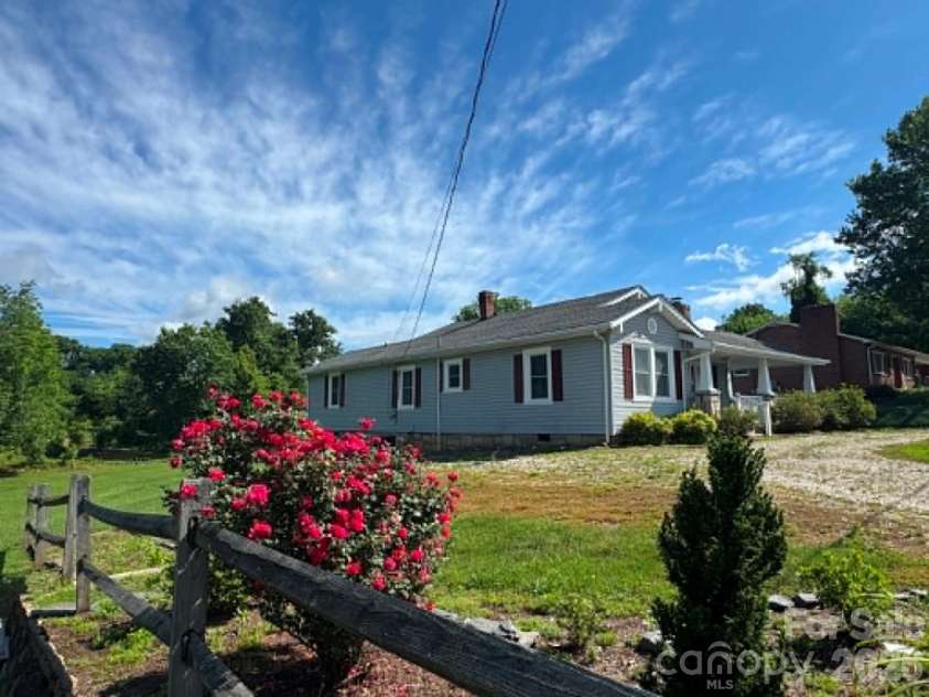 1230 Zephyr Mountain Park Road, State Road, NC 28676.  MLS# CAR4388167, YatesRealty ID 26922. 