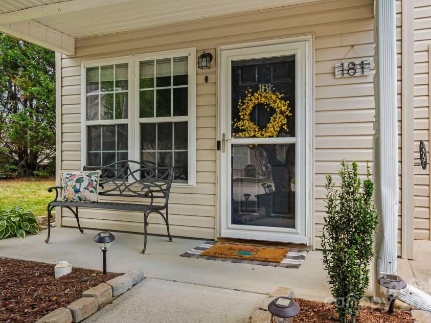 181 Farington Circle, Fletcher, NC 28732.  MLS# CAR4278708, YatesRealty ID 26922. 