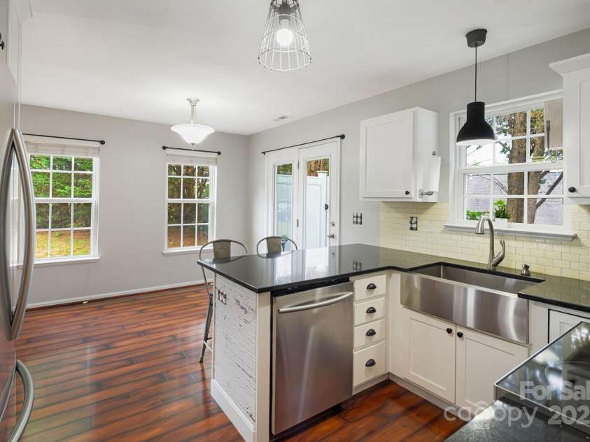 181 Farington Circle, Fletcher, NC 28732.  MLS# CAR4278708, YatesRealty ID 26922. 