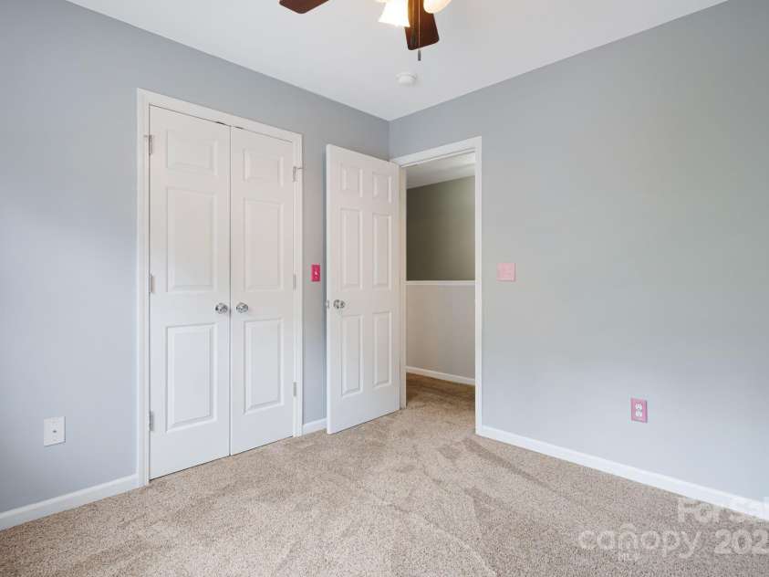 181 Farington Circle, Fletcher, NC 28732.  MLS# CAR4278708, YatesRealty ID 26922. 