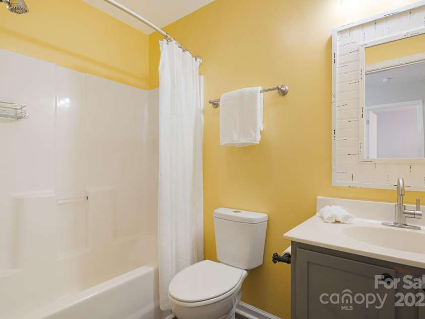 181 Farington Circle, Fletcher, NC 28732.  MLS# CAR4278708, YatesRealty ID 26922. 