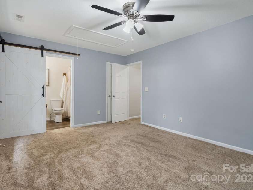 181 Farington Circle, Fletcher, NC 28732.  MLS# CAR4278708, YatesRealty ID 26922. 