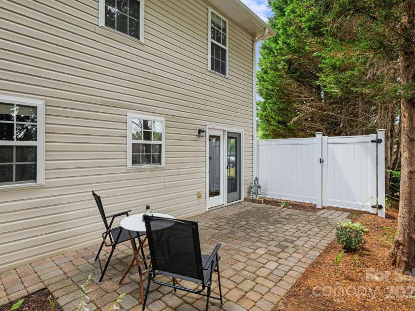 181 Farington Circle, Fletcher, NC 28732.  MLS# CAR4278708, YatesRealty ID 26922. 