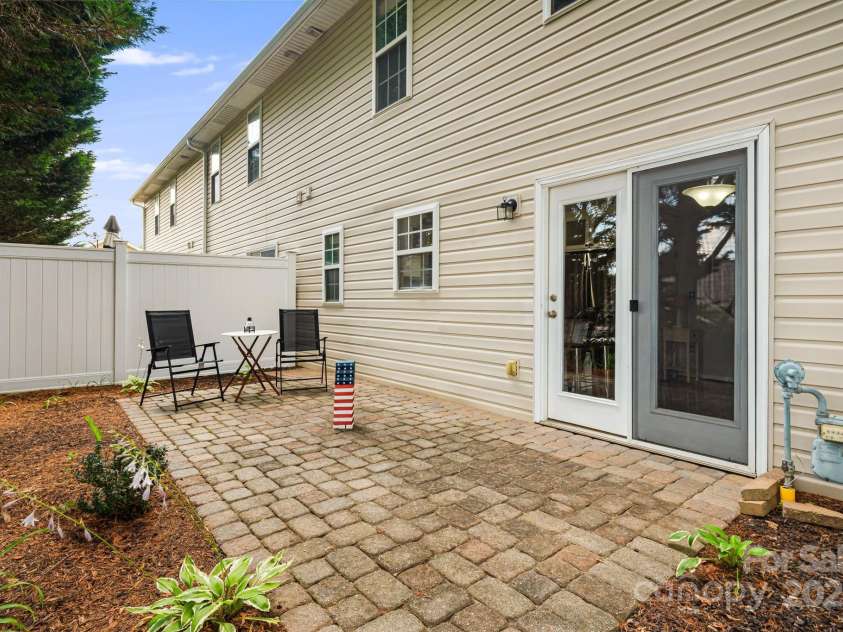 181 Farington Circle, Fletcher, NC 28732.  MLS# CAR4278708, YatesRealty ID 26922. 