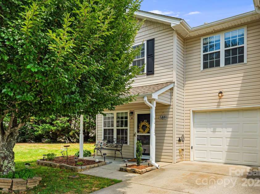 181 Farington Circle, Fletcher, NC 28732.  MLS# CAR4278708, YatesRealty ID 26922. 