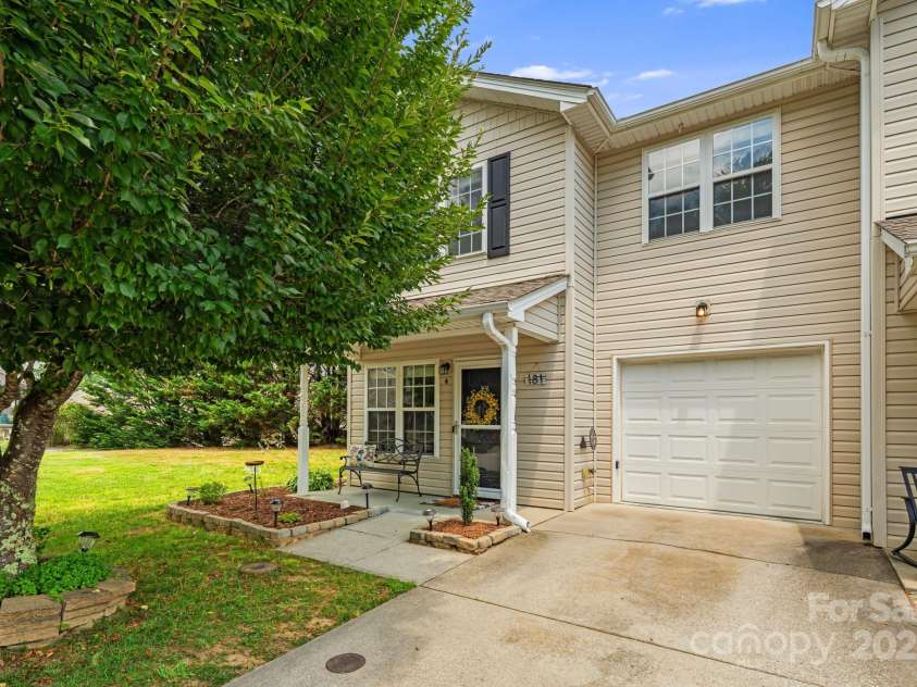 181 Farington Circle, Fletcher, NC 28732.  MLS# CAR4278708, YatesRealty ID 26922. 