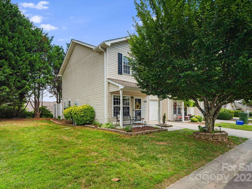181 Farington Circle, Fletcher, NC 28732.  MLS# CAR4278708, YatesRealty ID 26922. 